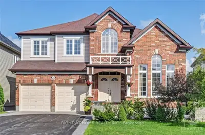 160 INGERSOLL Crescent, Kanata, ON K2T 0C9