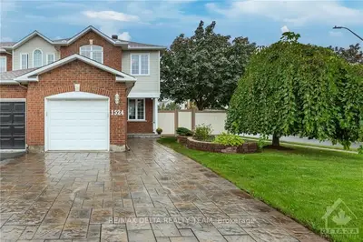1524 TONILEE Drive, Cyrville - Carson Grove - Pineview, ON K1J 1C3