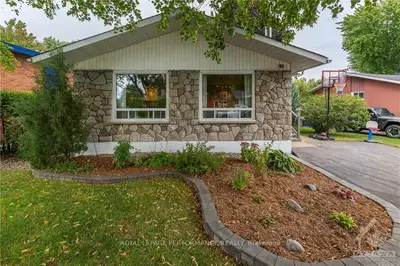 743 CANTERBURY Avenue, Elmvale Acres and Area, ON K1G 3A2