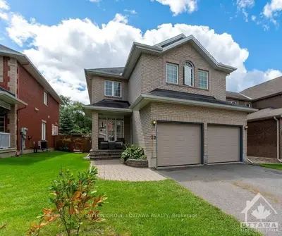 20 REMEMBRANCE Crescent, Alta Vista and Area, ON K1G 6N4