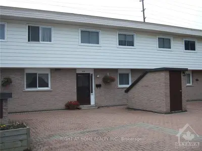 425 MOODIE Drive, Bells Corners and South to Fallowfield, ON K2H 8A5