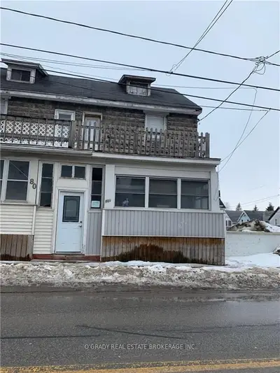 80 1/2 PERTH Street, Brockville, ON K6V 5C7