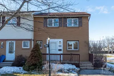 903 LAWNSBERRY Drive, Orleans - Cumberland and Area, ON K1E 1Y2