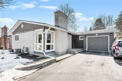 2022 KINGS GROVE Crescent, Beacon Hill North - South and Area, ON K1J 7Z1