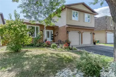 1160 BEAUJOLAIS Crescent, Orleans - Convent Glen and Area, ON K1C 2H2
