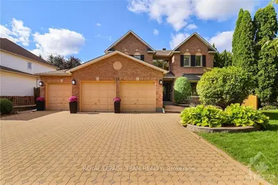 15 REUBENS Court, Hunt Club - South Keys and Area, ON K1G 5K5