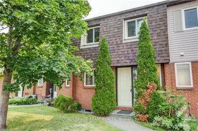 40 WOODVALE B, South of Baseline to Knoxdale, ON K2G 4H4