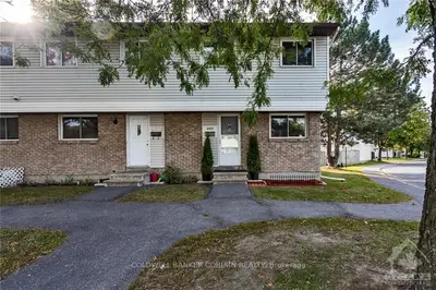 4400 ELAINE Drive, Cyrville - Carson Grove - Pineview, ON K1J 8R9
