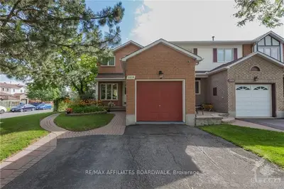 2029 SUNLAND Drive, Orleans - Cumberland and Area, ON K4A 3K8