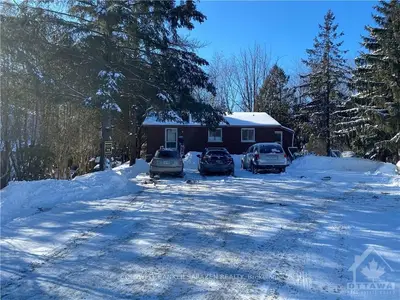 5290 BANK Street, Blossom Park - Airport and Area, ON K1X 1H2