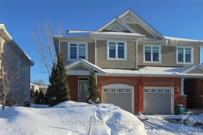 240 PARKIN Circle, Blossom Park - Airport and Area, ON K1T 4G4