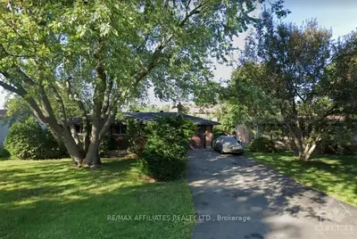 43 ELMSLEY Crescent, Bells Corners and South to Fallowfield, ON K2H 6T9
