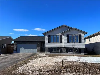 63 HIGHLAND PARK Drive, Petawawa, ON K8H 0A3