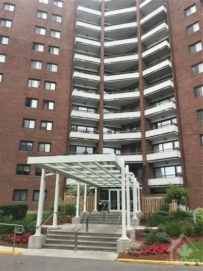 20 CHESTERTON Drive 618, Cityview - Parkwoods Hills - Rideau Shore, ON K2E 6Z7