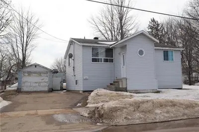 1086 BRONX Street, Pembroke, ON K8A 6G7