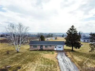 4051 CARP Road, Carp - Huntley Ward, ON K0A 1L0