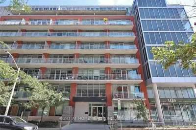 360 MCLEOD Street 719, Ottawa Centre, ON K2P 1A9