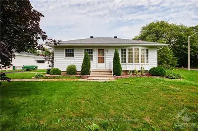 785 HALSTEAD Street, Elmvale Acres and Area, ON K1G 1M5
