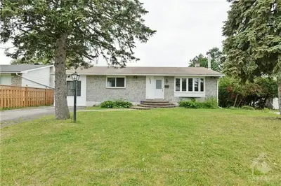 1322 AURELE Street, Cyrville - Carson Grove - Pineview, ON K1B 3L3