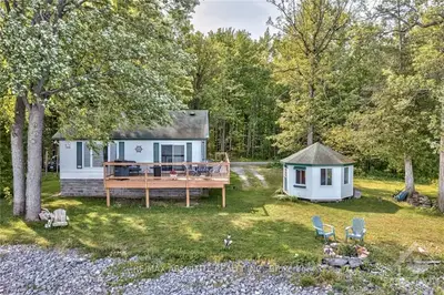 339 Leavoy Lane, Horton, ON K7V 3Z8