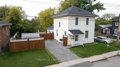4 BANK Street S, Renfrew, ON K7V 2E4