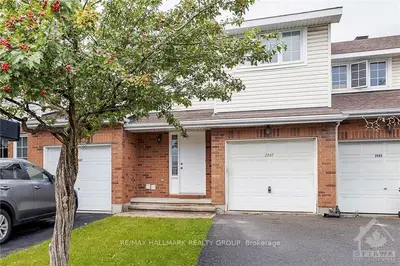 2592 Crosscut Terrace, Blossom Park - Airport and Area, ON K1T 4A1