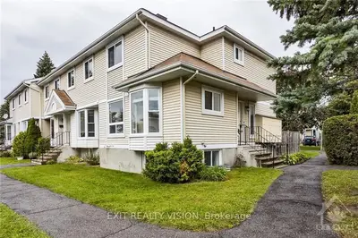 23 MCDERMOT Court, Kanata, ON K2L 3V2