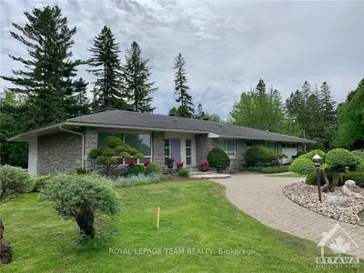 304 ROGER Road, Alta Vista and Area, ON K1H 5C4