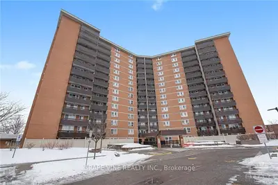 2000 JASMINE Crescent 806, Beacon Hill North - South and Area, ON K1J 8K4