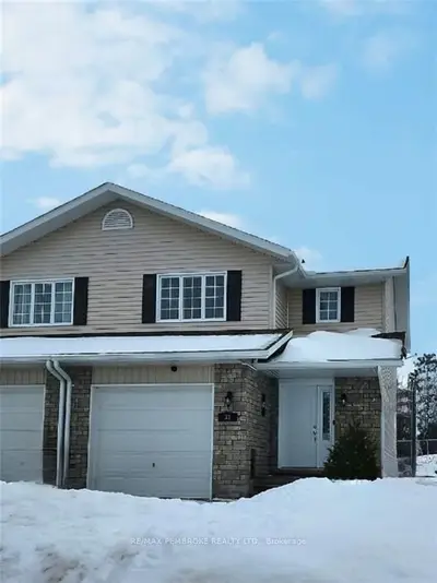 31 WINSTON Avenue, Petawawa, ON K8H 0C1