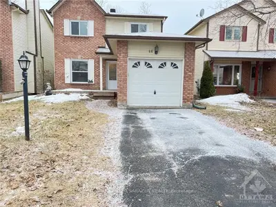 44 VICTOR Street, Stittsville - Munster - Richmond, ON K2S 1H9