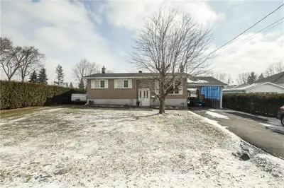 3391 BRUCE Street, South Stormont, ON K6K 1M7