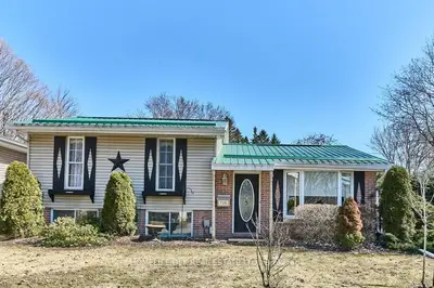 725 LAURIER Boulevard, Brockville, ON K6V 5Z1