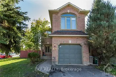 100 HUNTERSWOOD Crescent, Hunt Club - South Keys and Area, ON K1G 5V9