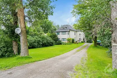 5102-5132 HWY 17, Carp - Dunrobin - Huntley - Fitzroy and Area, ON K7S 3G7