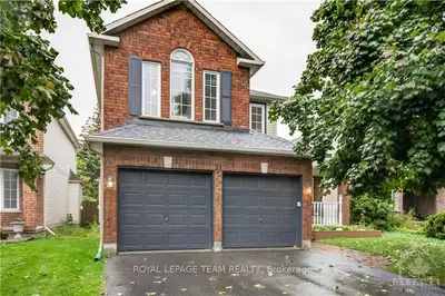 21 PICASSO Drive, Hunt Club - South Keys and Area, ON K1G 5S9