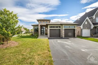 212 VERSAILLE Street, Alfred and Plantagenet, ON K0A 3K0