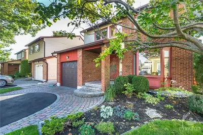 884 BEAUCLAIRE Drive, Orleans - Convent Glen and Area, ON K1C 2L2