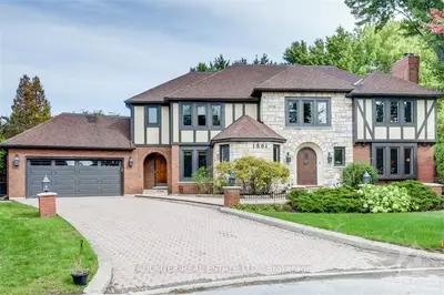 1891 CAMBORNE Crescent, Alta Vista and Area, ON K1H 7B6