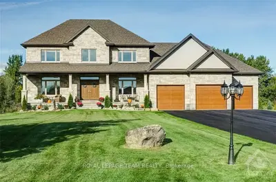 1390 EL PASEO Court, Greely - Metcalfe - Osgoode - Vernon and Area, ON K4P 0A4