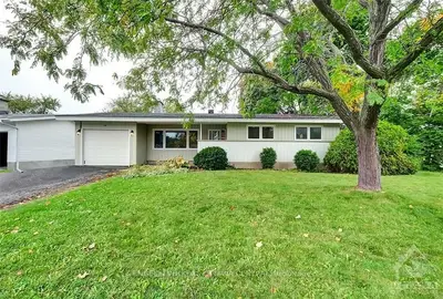 14 WHITBURN Crescent, Crystal Bay - Rocky Point - Bayshore, ON K2H 5K6