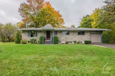 2716 DERBY Street, Greely - Metcalfe - Osgoode - Vernon and Area, ON K0A 2P0