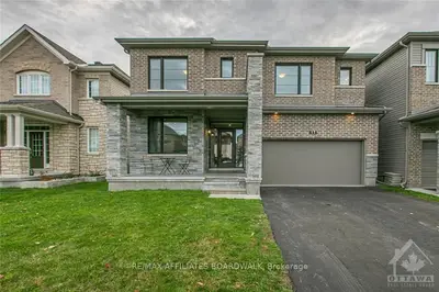 17 HAWKS LANDING Crescent, Stittsville - Munster - Richmond, ON K2S 1R8