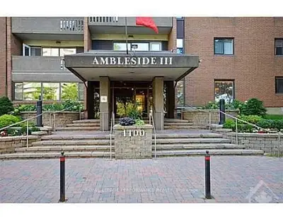 1100 AMBLESIDE Drive 203, Woodroffe, ON K2B 8G6