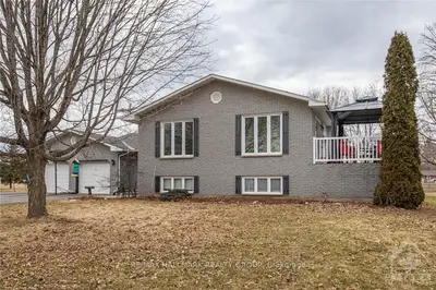 8093 LAURIE Lane, Greely - Metcalfe - Osgoode - Vernon and Area, ON K0A 2P0