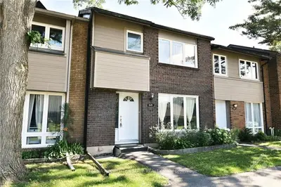 21 Midland Crescent 3, South of Baseline to Knoxdale, ON K2H 8P6