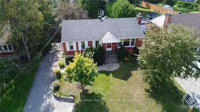 48 CROWNHILL Street, Beacon Hill North - South and Area, ON K1J 7K6