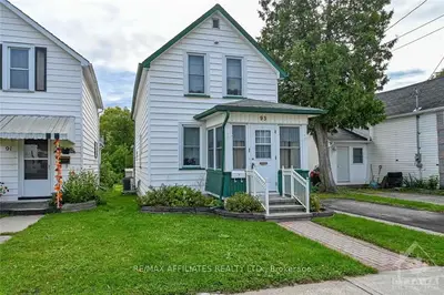 93 Abel Street, Smiths Falls, On K7a 4m8