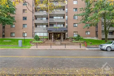 1100 Ambleside Drive S 305, Woodroffe, ON K2B 8G6