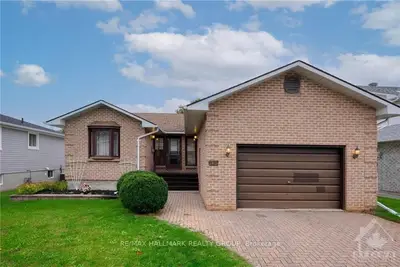 624 LAURIER Boulevard, Brockville, ON K6V 6P1
